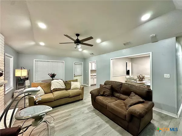 Victoria, TX 77904,209 Roanoke DR
