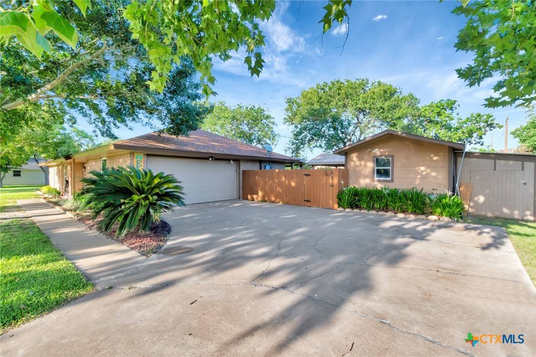 Victoria, TX 77904,919 Eden Roc ST