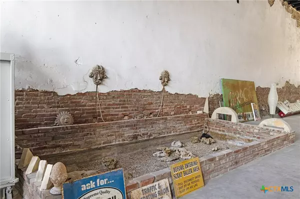 Bartlett, TX 76511,207 E Clark ST