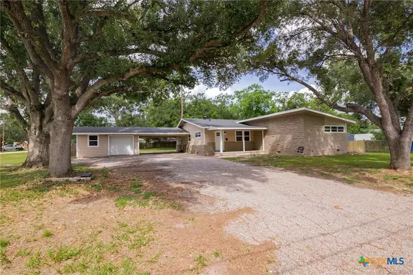 Edna, TX 77957,612 Flournoy ST