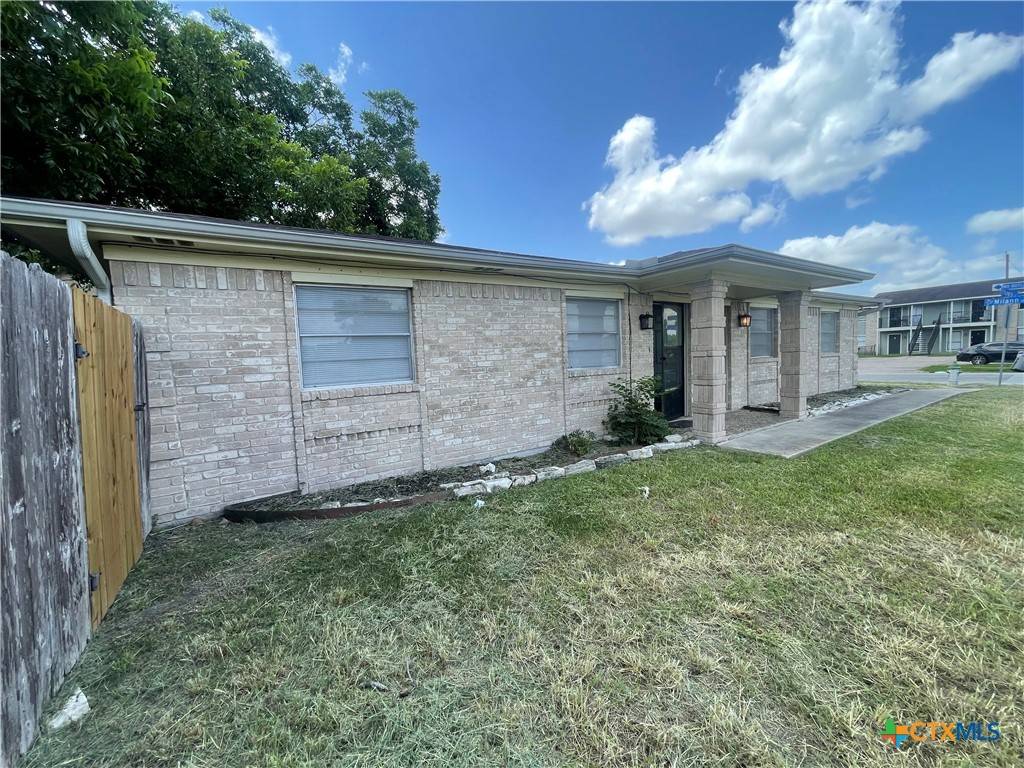 102 Milann ST #B, Victoria, TX 77901