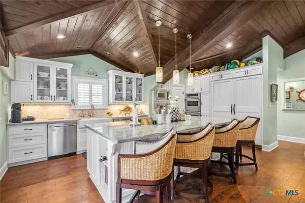 Port O'connor, TX 77982,2133 W Maple ST