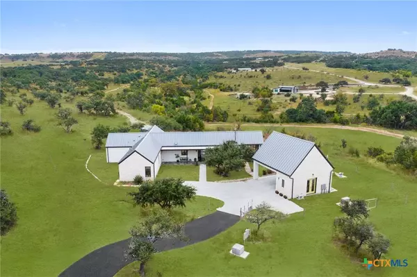 577 Cattle Creek Rd, Johnson City, TX 78636