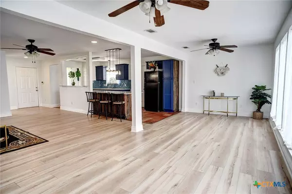 San Marcos, TX 78666,250 Shelley LN