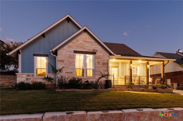127 Hidden Oaks DR, Kingsland, TX 78639