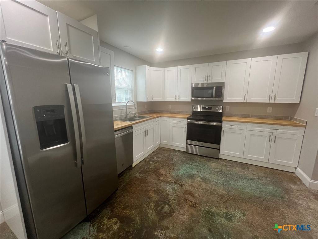 Luling, TX 78648,661 W Austin ST #M
