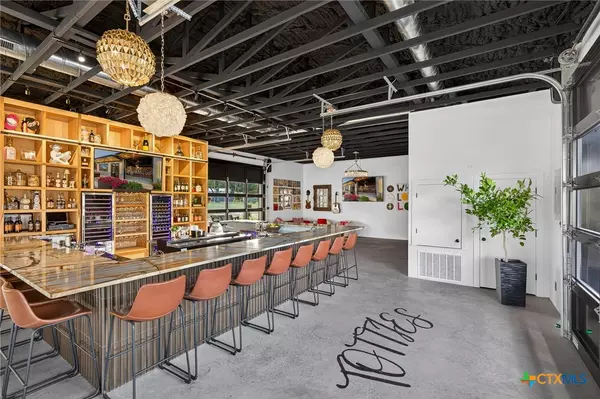 Johnson City, TX 78636,105 N US Highway 281