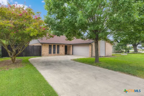 627 Summerwood DR, New Braunfels, TX 78130