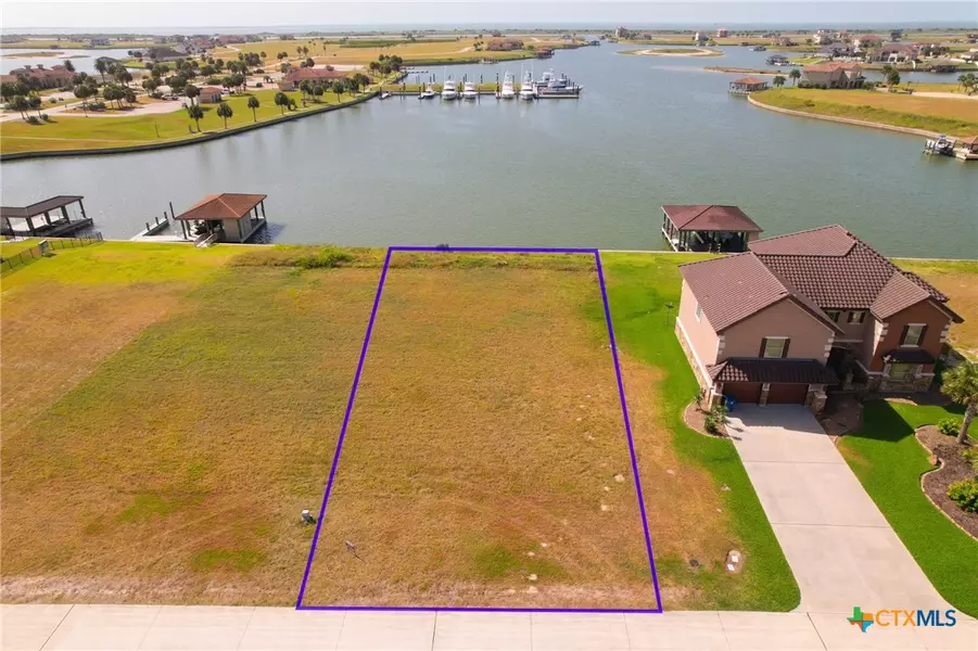 315 W Lago Loop RD, Port O'connor, TX 77982