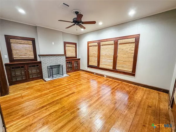 Victoria, TX 77901,507 W Brazos ST