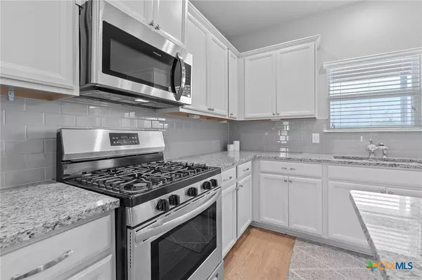 New Braunfels, TX 78130,1944 Heather Glen DR
