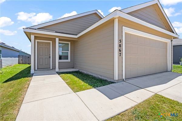 5867 Coahulia RDG, Seguin, TX 78155