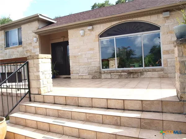 Canyon Lake, TX 78133,102 SAGE RD