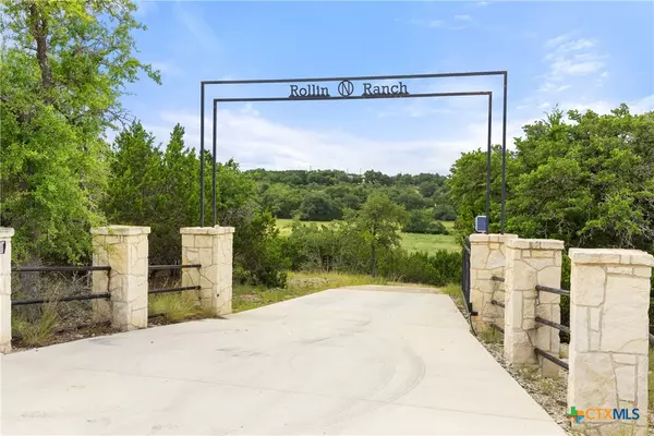 270 Rollin N Ranch RD, Blanco, TX 78606