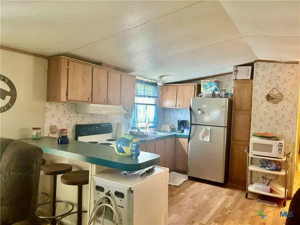 Seadrift, TX 77983,204 N 4th ST