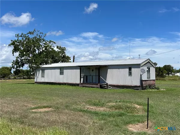 204 N 4th ST, Seadrift, TX 77983