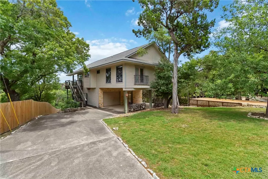 1115 Riviera DR, Canyon Lake, TX 78133