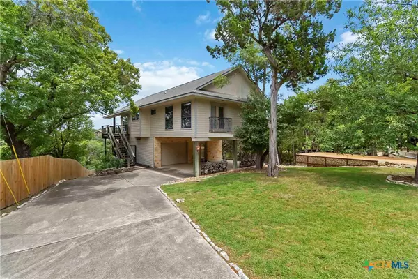 1115 Riviera DR, Canyon Lake, TX 78133