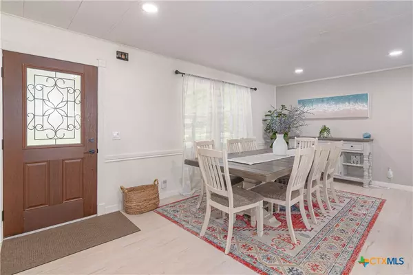 Mcqueeney, TX 78123,375 Willow DR