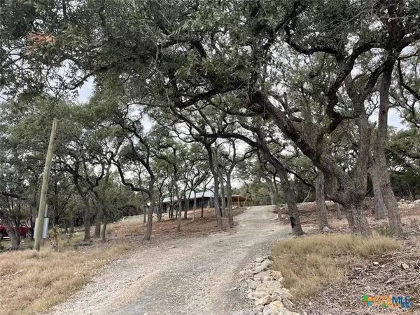 Fischer, TX 78623,1420 Stallion Springs DR