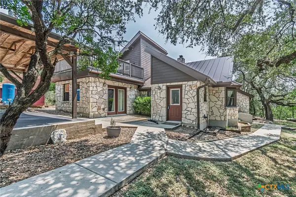 560 Bluff Ridge CT, New Braunfels, TX 78132