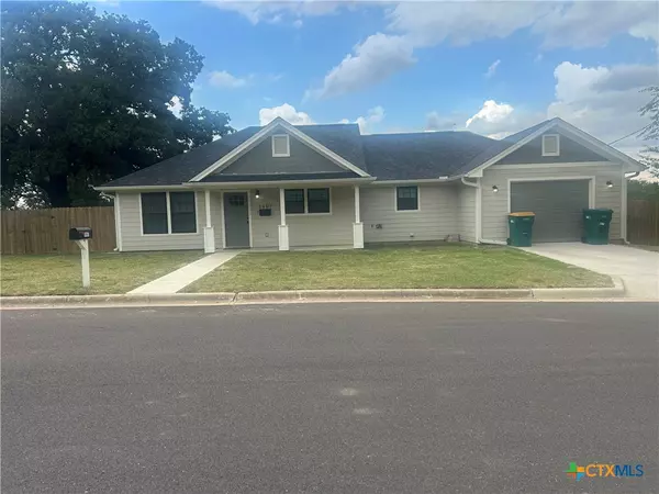 1407 Mill ST, Gatesville, TX 76528