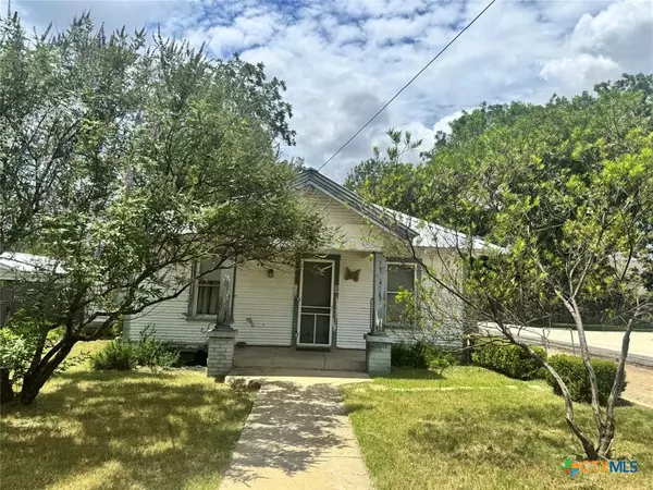110 S Porter ST, Lampasas, TX 76550