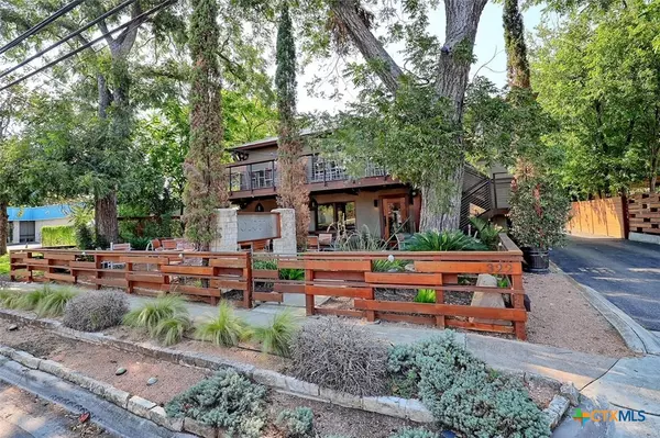 322 Cheatham ST, San Marcos, TX 78666