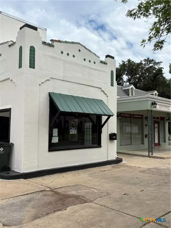 Seguin, TX 78155,753 N Austin ST