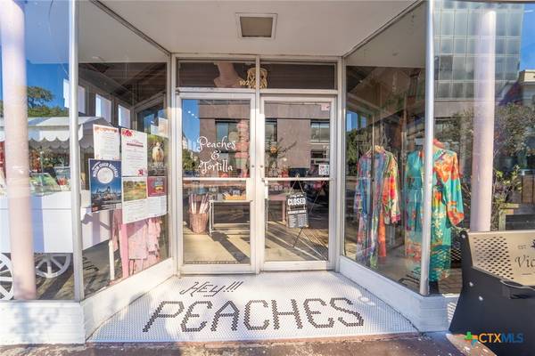 Victoria, TX 77901,102 S Main ST