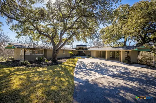 Seguin, TX 78155,206 S Heideke ST