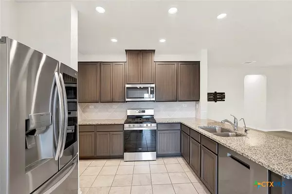 Converse, TX 78109,5103 Papalote Garden