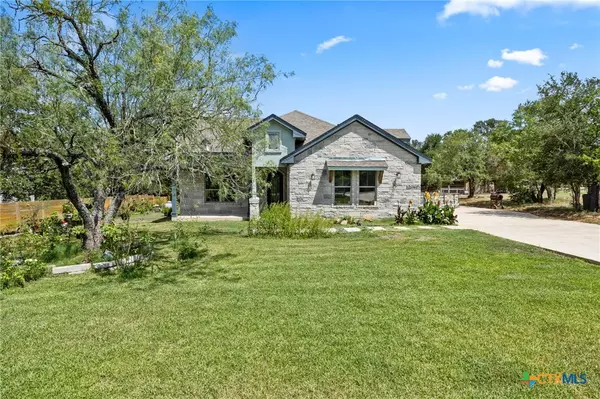 390 Riddle RD, Cedar Creek, TX 78612