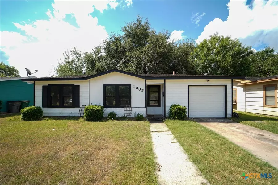 1005 E Polk AVE, Victoria, TX 77901