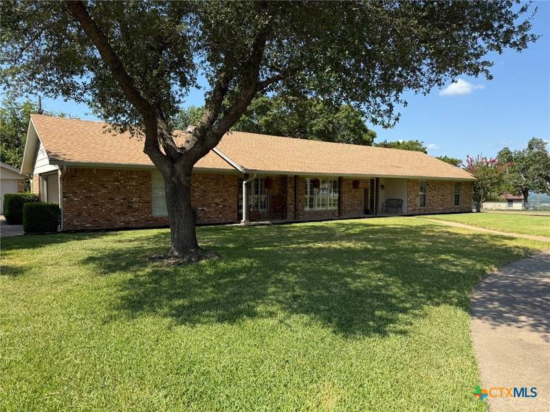304 Rocky RD, Gatesville, TX 76528