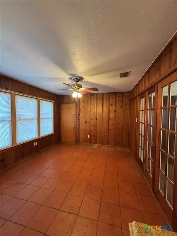 Seguin, TX 78155,Address not disclosed