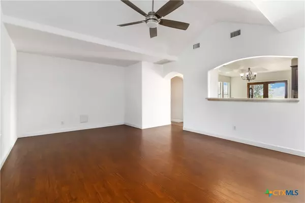 San Marcos, TX 78666,1988 Coffee RD