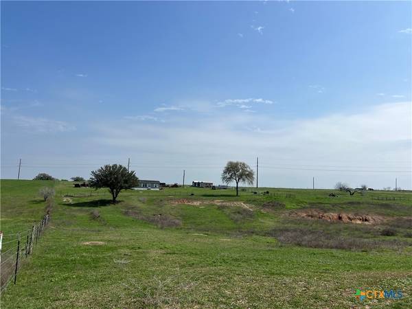 847 Hefner LN, Cuero, TX 77954