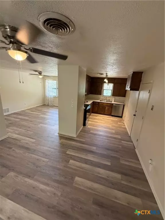 Lampasas, TX 76550,505 S Summer ST