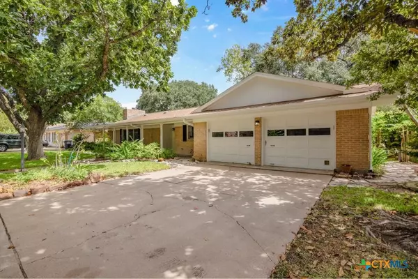 Victoria, TX 77904,104 Warwick Glen ST