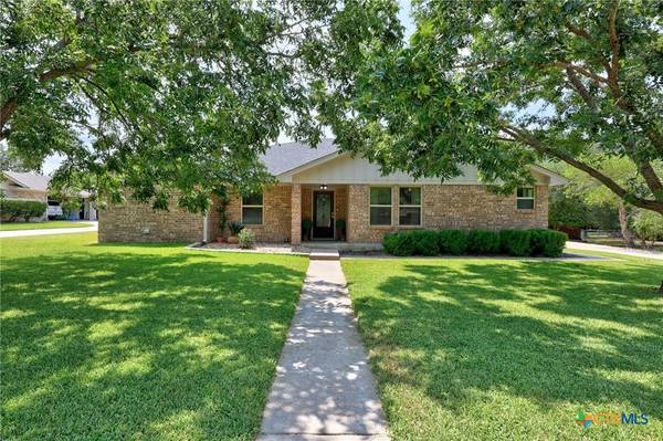 1112 Indian TRL, Salado, TX 76571