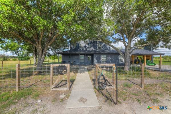1510 Timmermann RD, Seguin, TX 78155