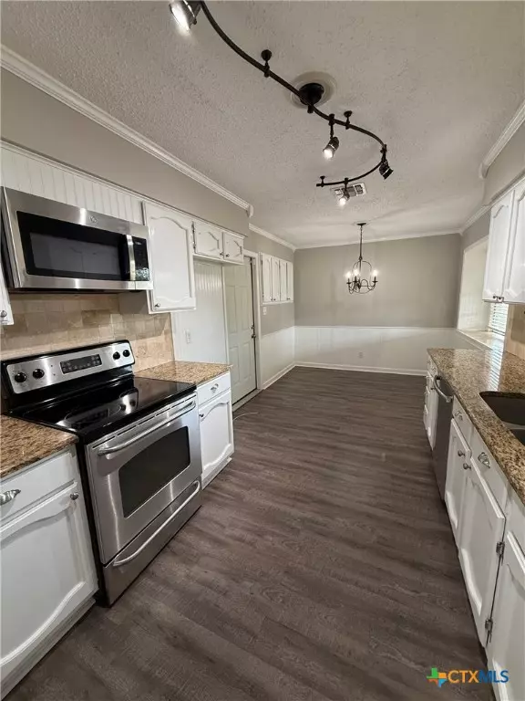 705 Chaparral DR, Victoria, TX 77905