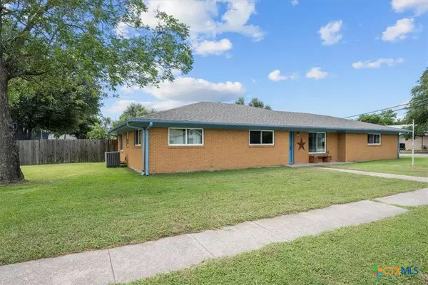 203 E Main ST, Rosebud, TX 76570