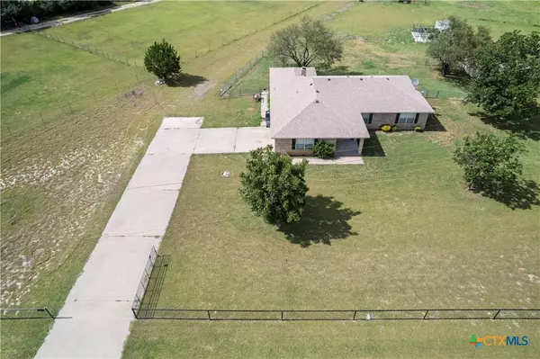 1905 Oak Springs RD, Kempner, TX 76539