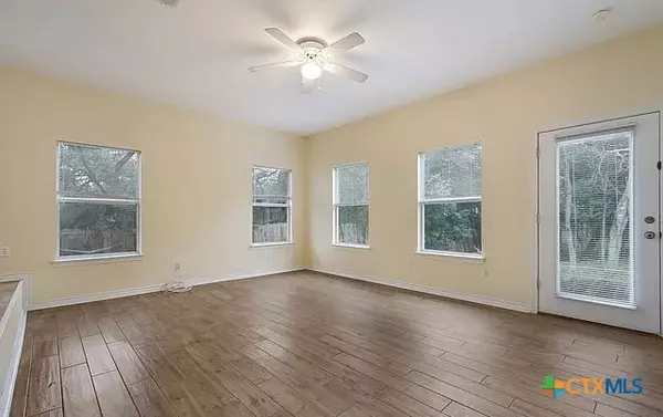 624 Clyde CT, San Marcos, TX 78666