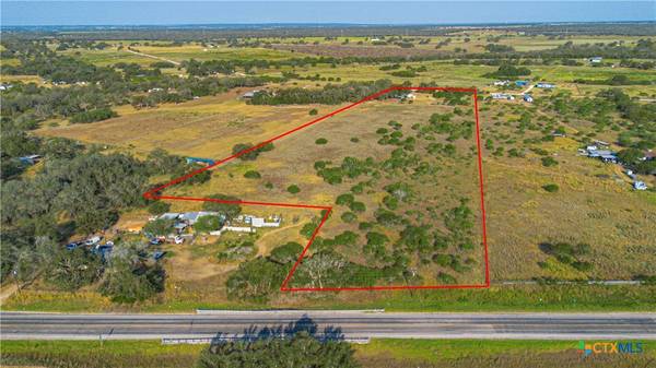 216 County Road 429, Stockdale, TX 78160