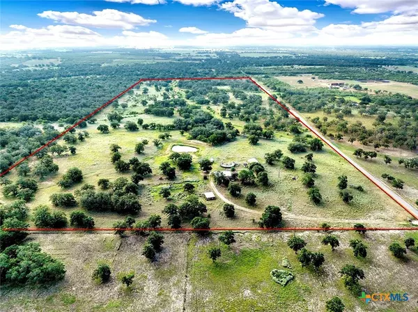 2802 County Road 434, Stockdale, TX 78160