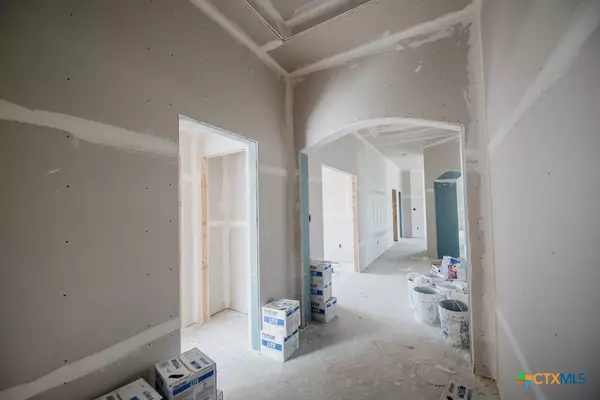 Hewitt, TX 76643,1404 Red Rock RD