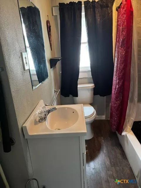 Seguin, TX 78155,518 Newton DR